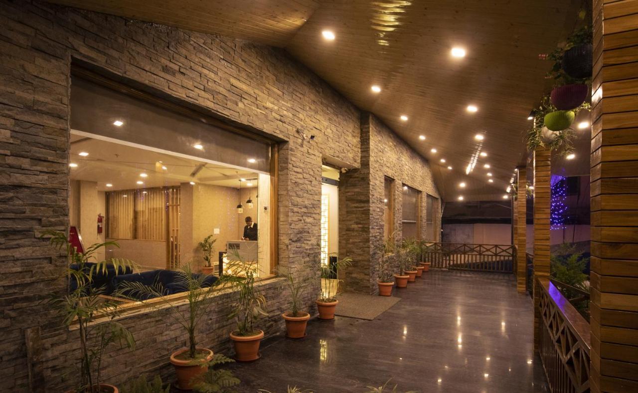 Hotel Royal Mansion Kulu Exterior foto