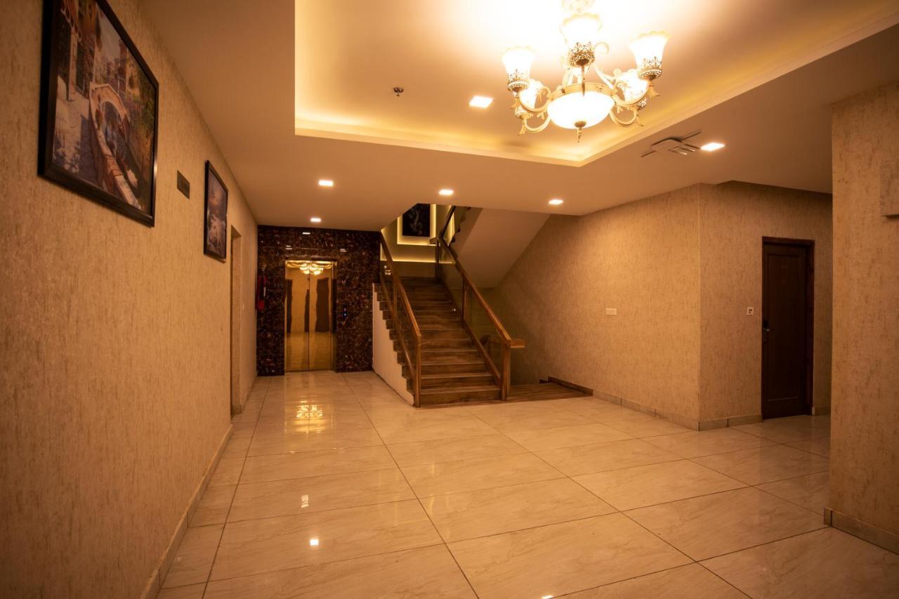 Hotel Royal Mansion Kulu Exterior foto